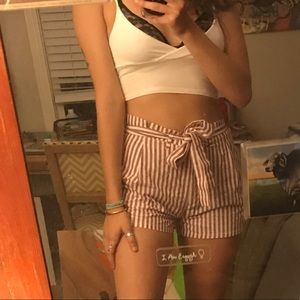 Pink and whit shorts with tie bow